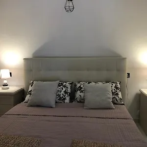 Appartamento Elegante Monolocale Al Centro Del Paese, Teulada